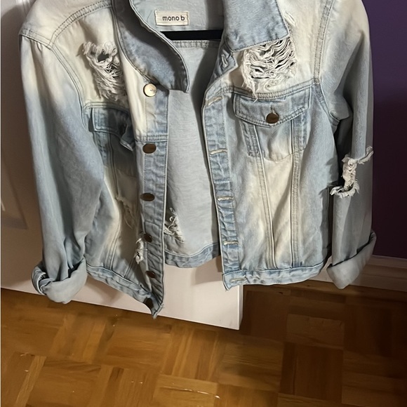 Jean jacket - Picture 1 of 3
